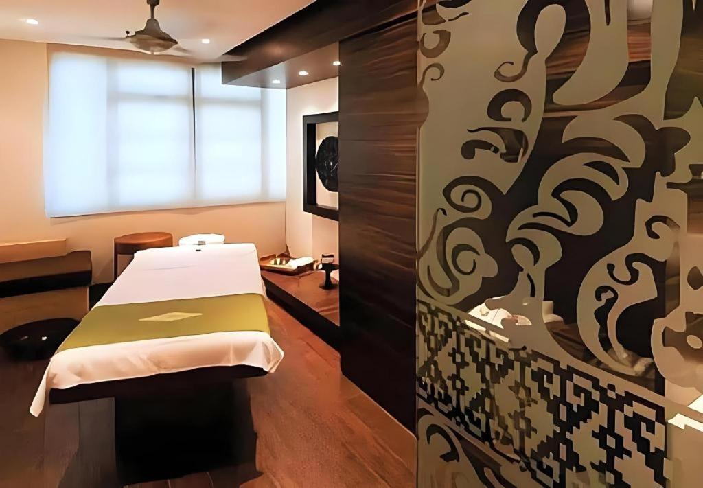 The Heritage Sathorn Suite Hotel Bangkok Exteriör bild